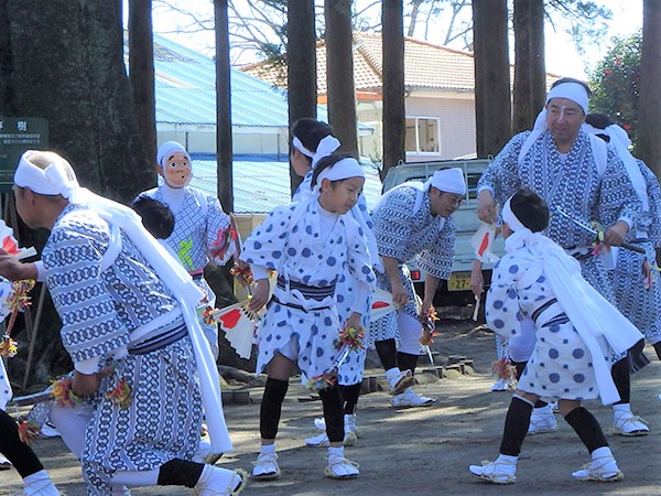 棒踊り（春山）