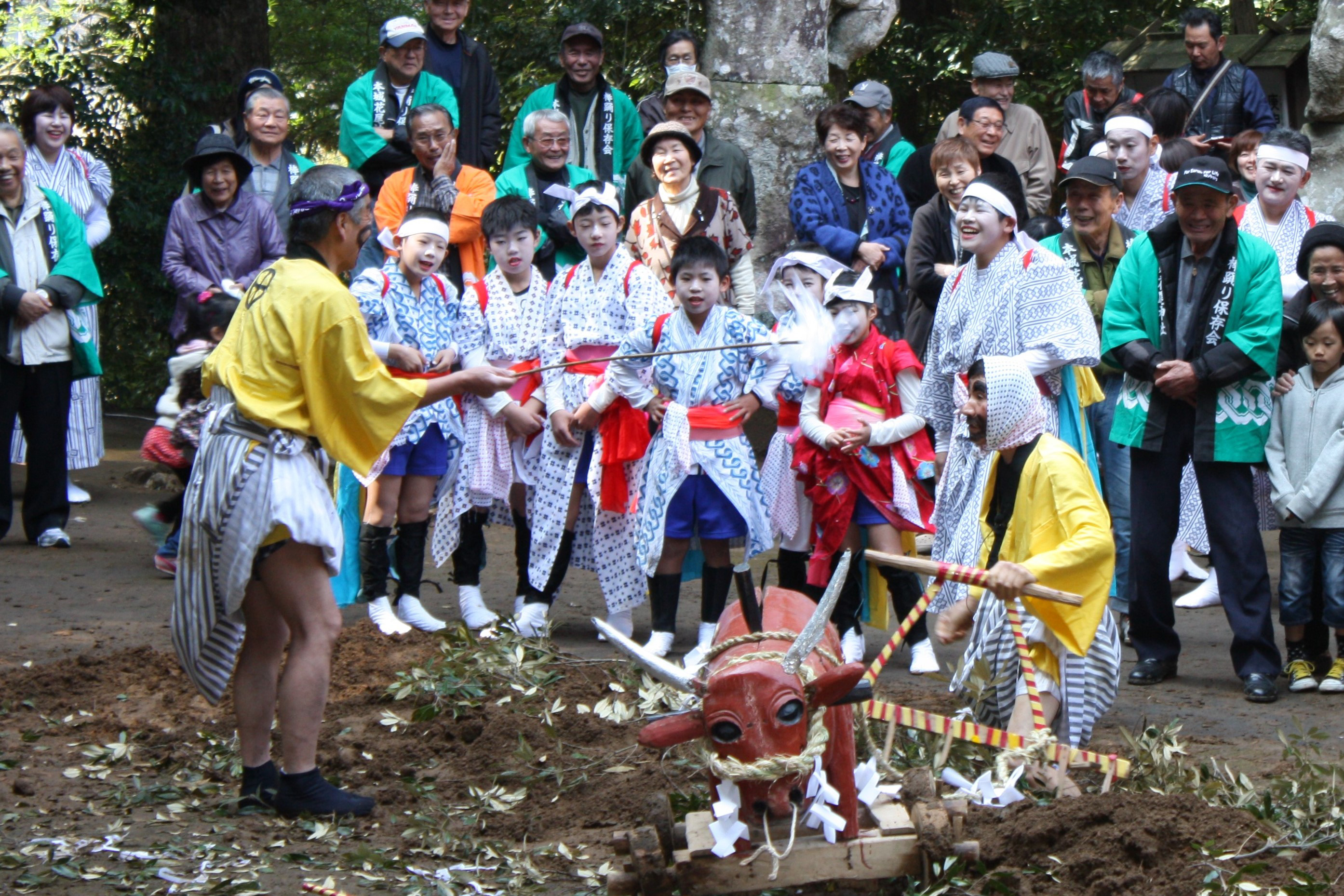新たに県無形民俗文化財に指定された「本城花尾神社の春まつり」開催!