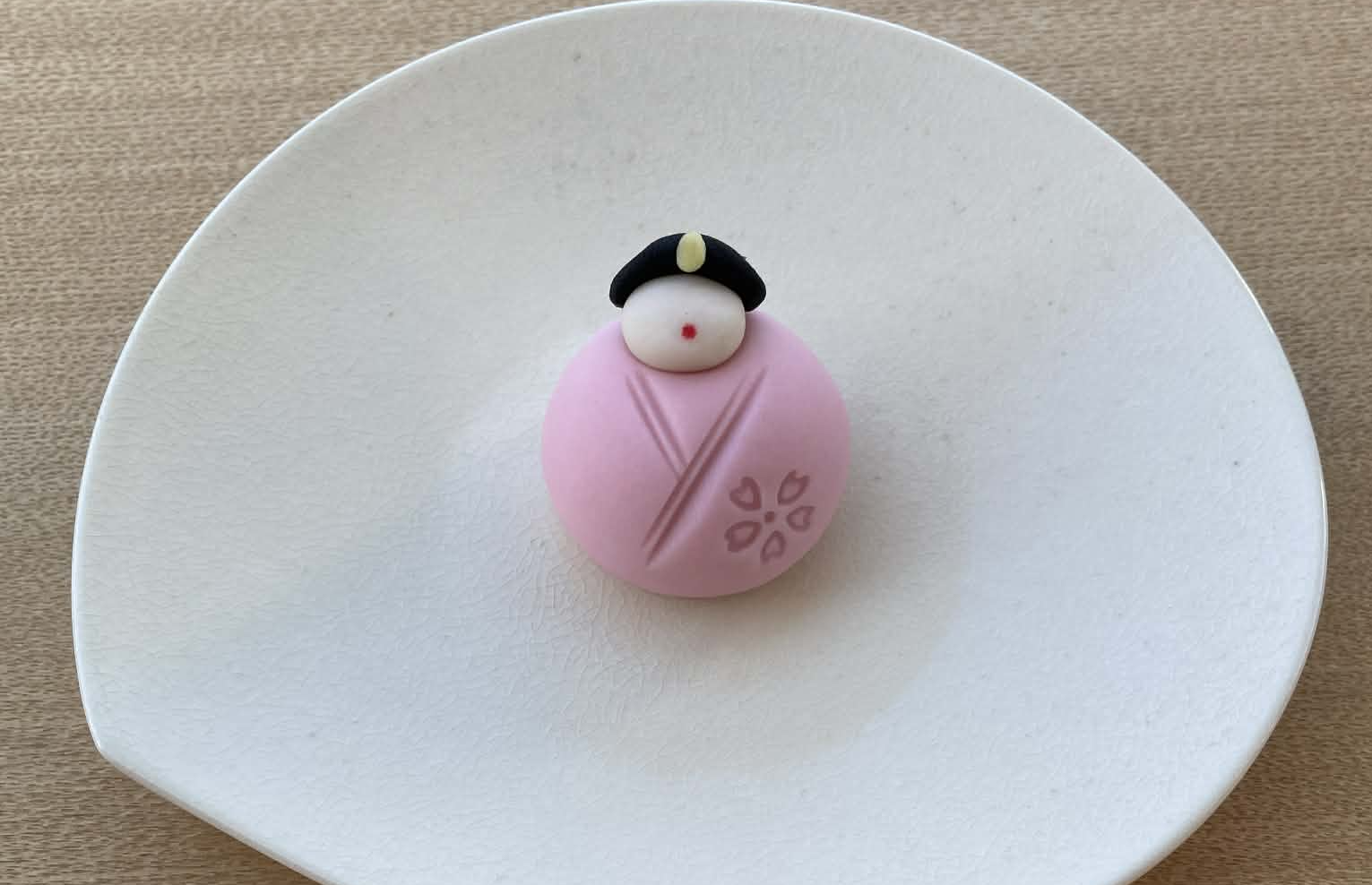 レポート：芸術体験ワークショップ 和菓子で楽しむ桃の節句「練り切りでおひなさまづくり」