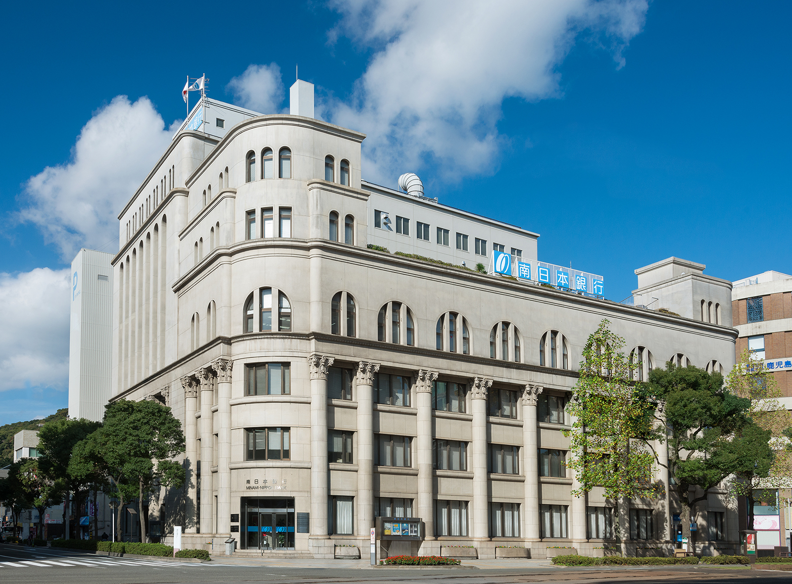 南日本銀行本店